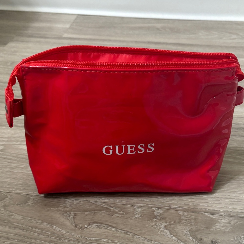 ❇️SALE❇️GUESS Red Glossy Vinyl Zipper Pouch